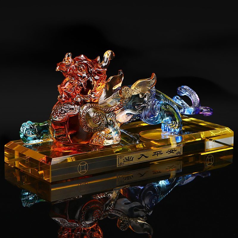 汽车摆件招财貔貅车载创意香水座车内饰品仪表台高档装饰男