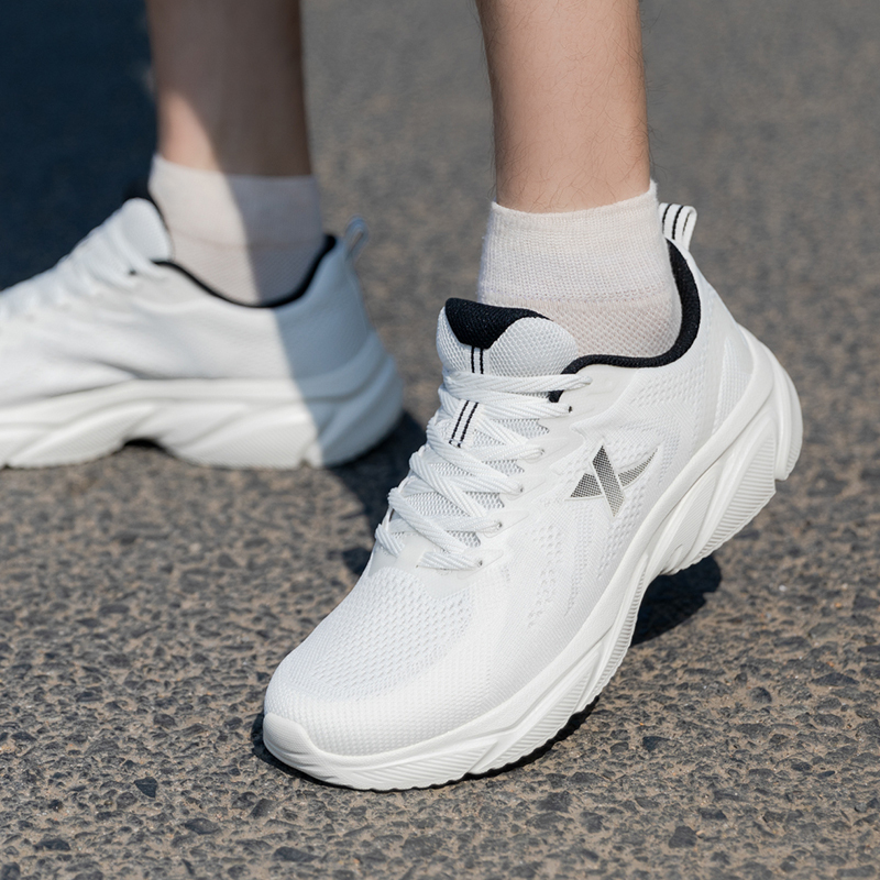 xtep特步男鞋新款运动鞋透气耐磨舒适跑步鞋877119110026zp