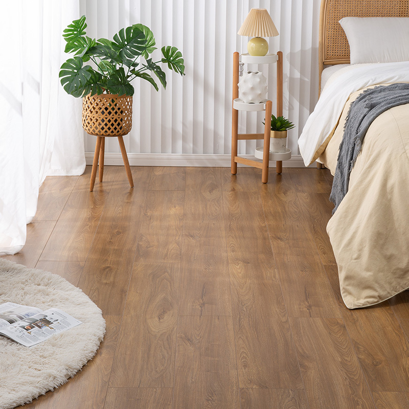 德尔地板环保强化复合木地板家用精绒磨砂耐磨防潮低光浅灰色客厅