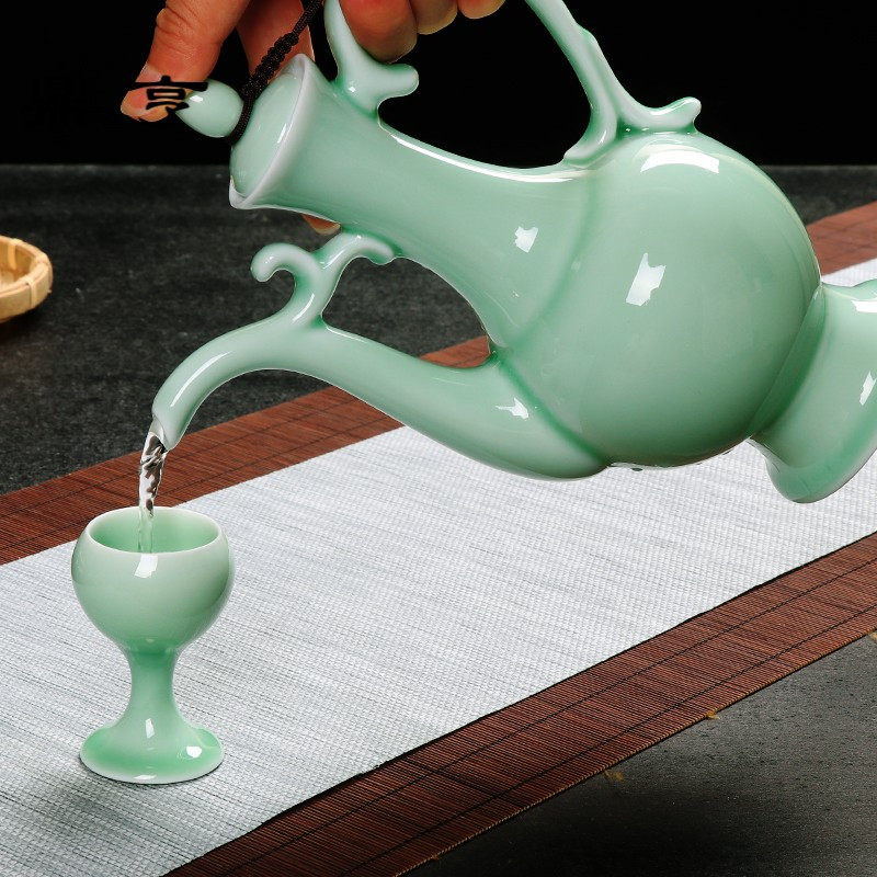 鼎亨青瓷酒具套装白酒杯一斤装酒壶家用分酒器陶瓷高脚杯复古中式