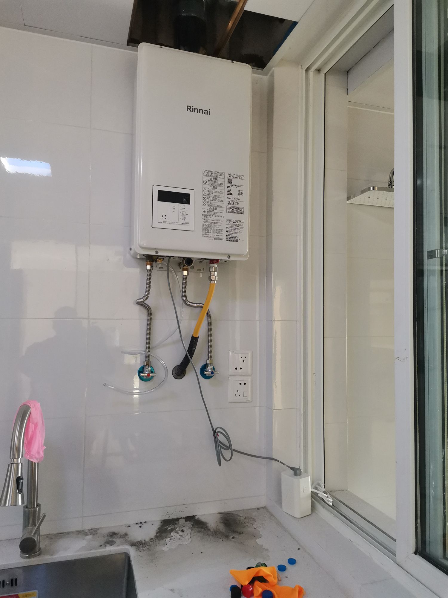 日本原装进口林内24L升热水器RUX-V2405FFUA(A)-E-13A室内机平衡机强排高清大图