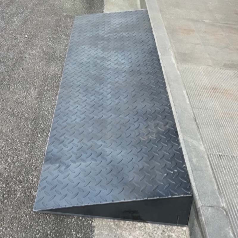 先围 铁板斜坡 150*50*15cm厚3mm 个高清大图