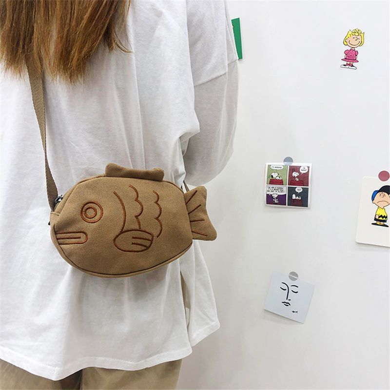 ins潮个性卡通日系鲷鱼烧斜挎包丑萌可爱小包包百搭迷你帆布包女 棕色