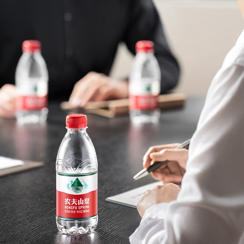 苏宁 农夫山泉 饮用天然水 380ml*24瓶[塑膜纸箱随机发货]高清大图