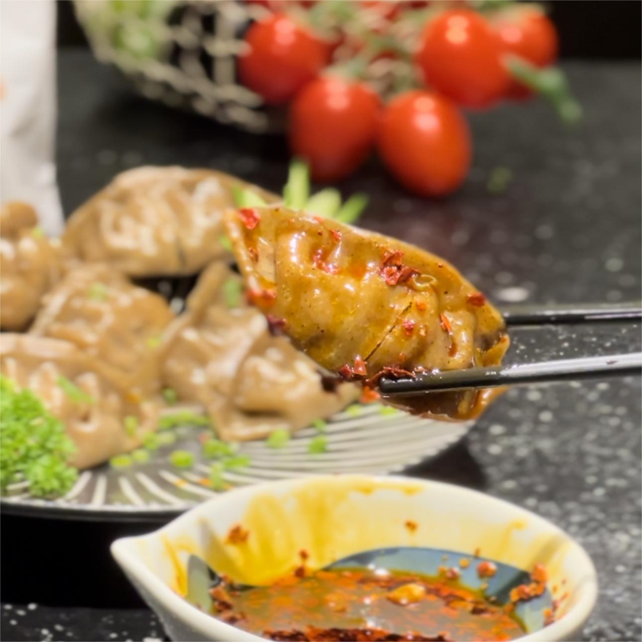 烹乐乐魔芋燕麦牛肉鸡肉蒸饺健身代餐速食水饺轻食早餐饺子煎饺4袋高清大图