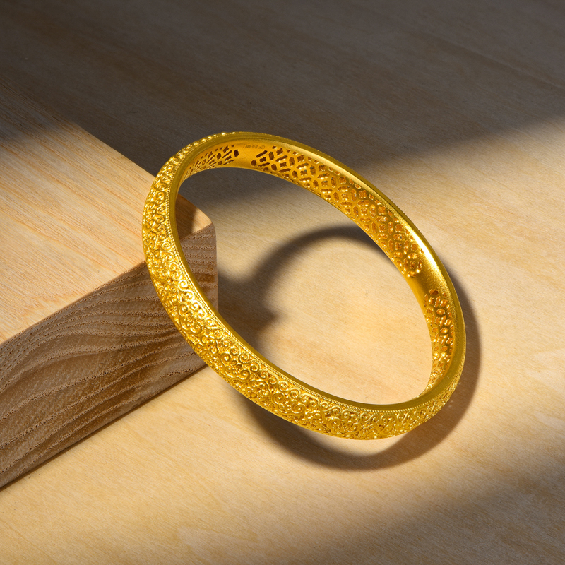 周大福传承系列如意圆满如意纹足金黄金手镯计价工费2780元f221873甄