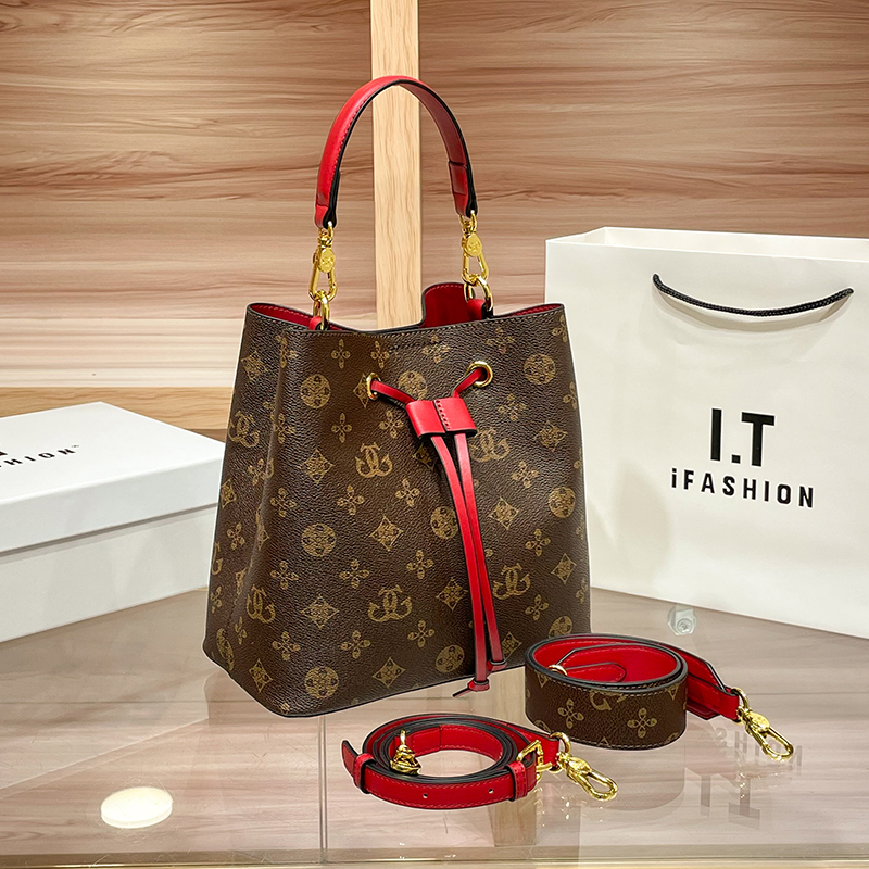 欧美时尚女士包包女2026新款高级感印花女包水桶包单肩斜挎包时尚百搭手提包小包高清大图