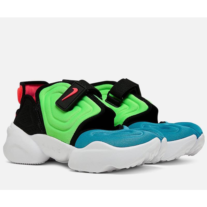 耐克(NIKE)蓝色狂怒绿击跑鞋橡胶底透气女款运动跑步鞋高清大图