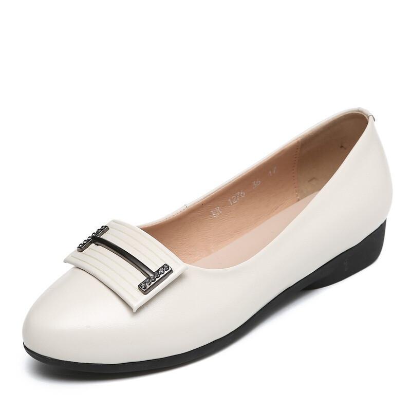 平跟单鞋女真皮中年瓢鞋新款大码女鞋平底圆头女士皮鞋中老年妇女休闲