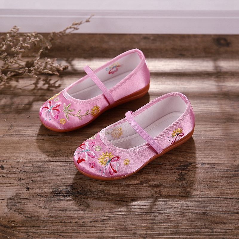 图书>保健/养生>女性/儿童>图书其它>新款19儿童布鞋女童绣花鞋民族风