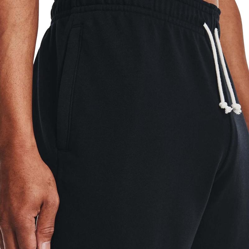 Under Armour女式运动短裤侧边口袋弹性腰围休闲跑步健身短裤高清大图