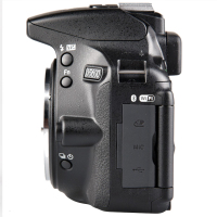 尼康(Nikon) D5600（18-105mm+备用电池+三脚架）数码单反相机 单镜头套装 约2416万像素