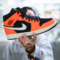 耐克男鞋 Nike Air Jordan 1 Mid AJ1 黑红脚趾鸳鸯拼接扣碎篮板黑曜石芝加哥湖人男士中帮篮球鞋