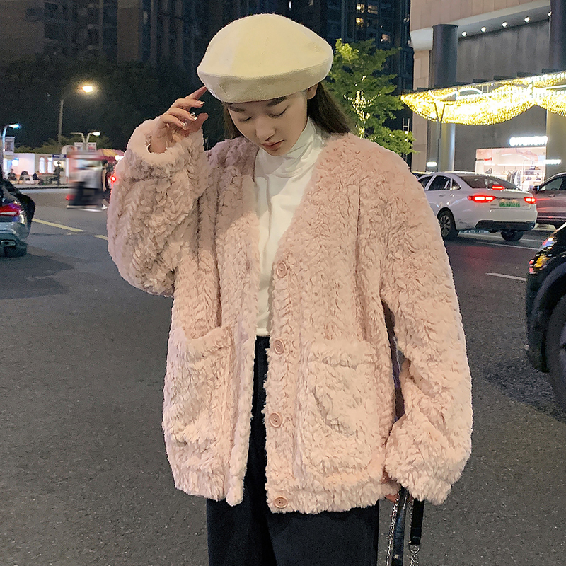 [2.5折价135元]唐狮仿羊羔绒外套女v领设计感秋冬季新款小个子加厚毛毛上衣