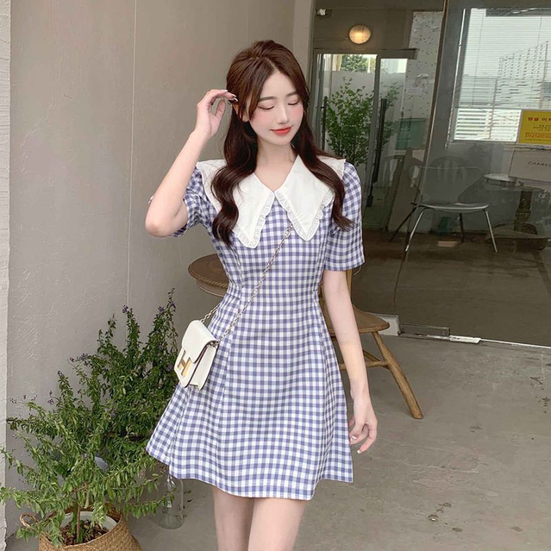 美动态大码女装2022复古美式学院格子娃娃领泡泡袖系带连衣裙胖MM