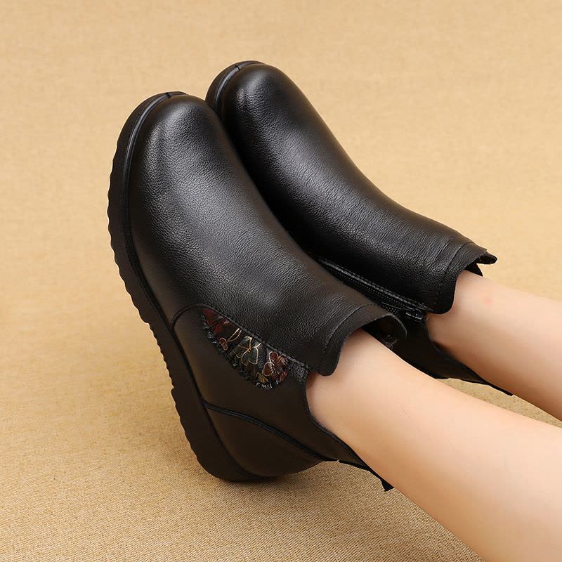 加绒加厚真皮妈妈棉鞋软底轻便女舒适中老年平底棉鞋厂家直销图片