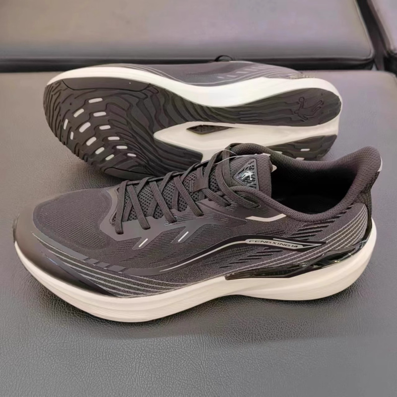 乔丹QIAODAN轻盈缓震男跑鞋透气网面科技减震持久耐磨专业跑步鞋高清大图