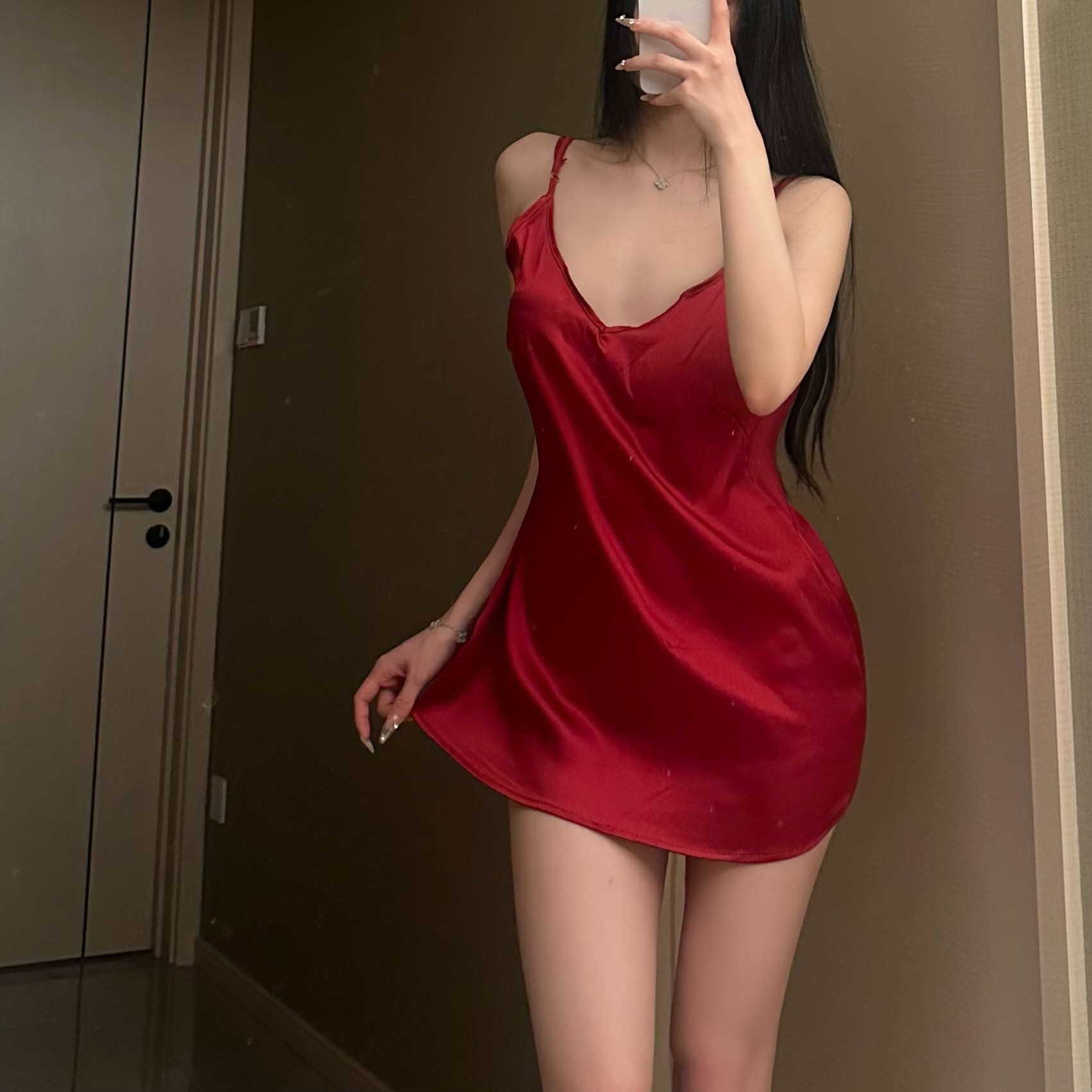 硕遥情趣内衣性感挂脖深V露背冰丝吊带裙小心机制服网红睡裙259 红色