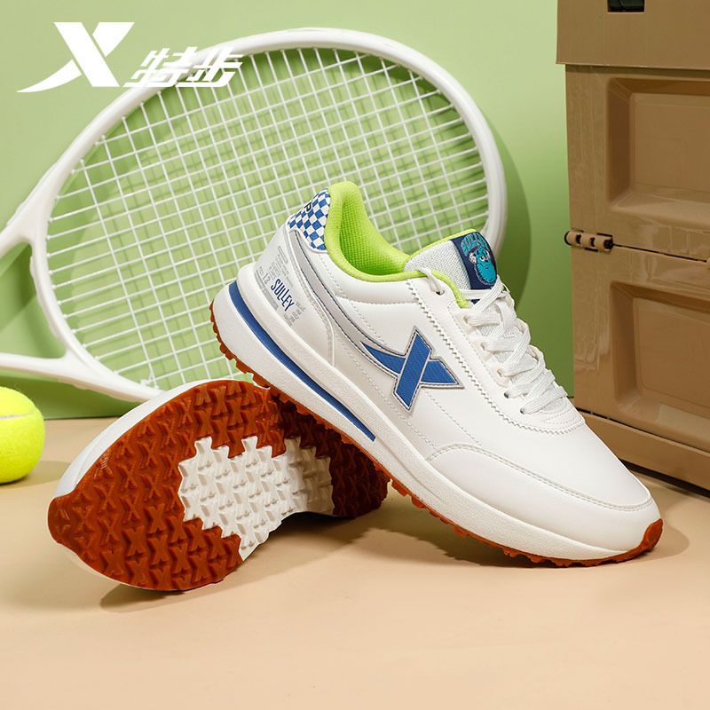 特步男鞋2022夏季新款防水跑步鞋官方正品复古阿甘鞋休闲鞋子运动鞋男