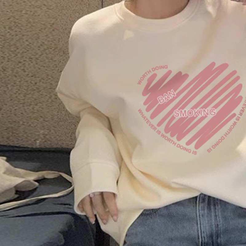唐狮秋季新款女圆领前胸爱心图案卫衣百搭上衣简约潮流韩系