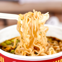 NISSIN/日清合味道香辣牛肉83g*12杯整箱方便面泡面