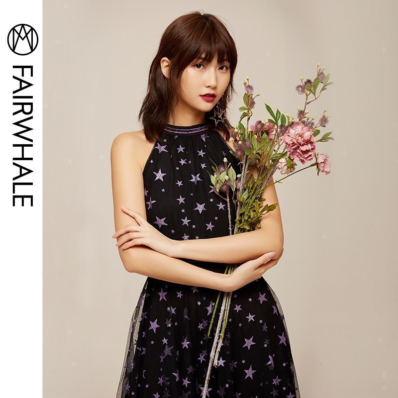 马克华菲女装2021春雪纺挂脖式五角星高腰收腰连衣裙