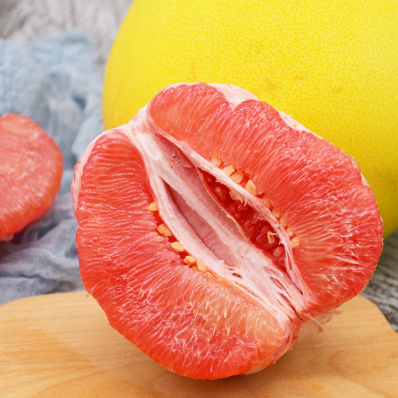 在广东湖南四川浙江江西等地也广泛种植沙田柚原名羊额籽相传旧时容县