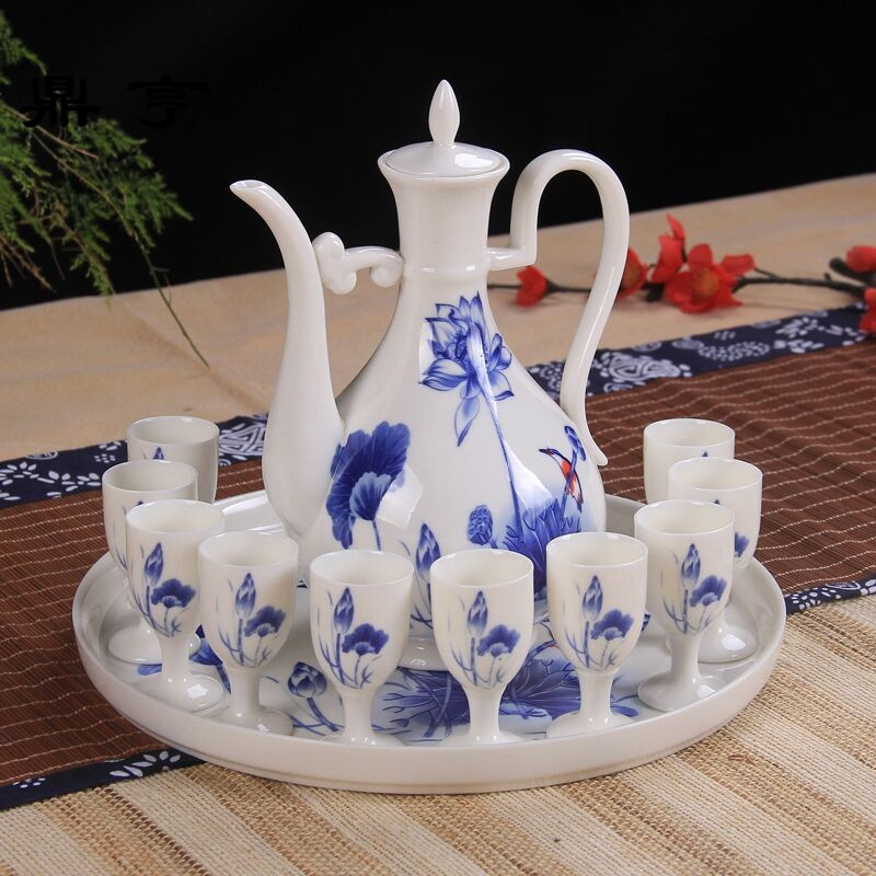 鼎亨陶瓷酒具家用中式分酒器酒盅烈酒白酒杯高脚杯酒具带托盘套装