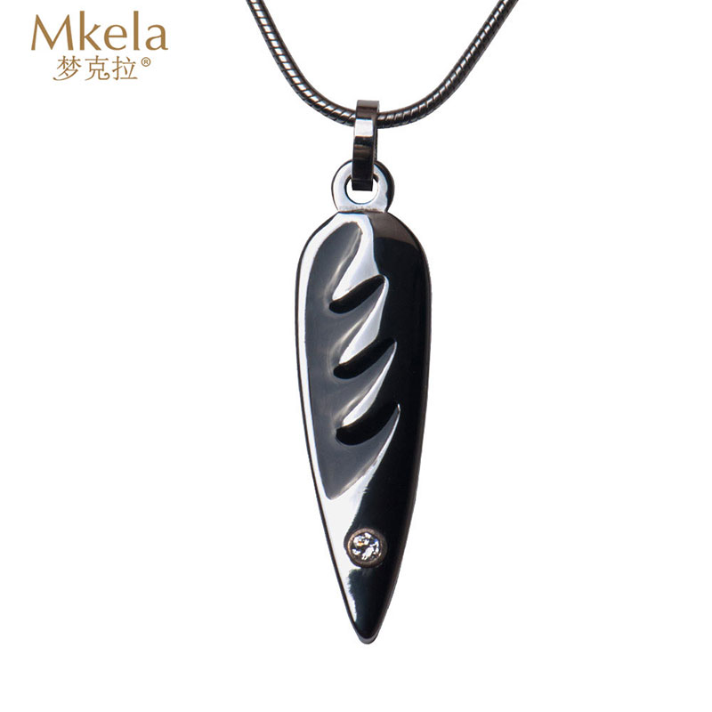 梦克拉 钨金吊坠 羽翼 黑色
