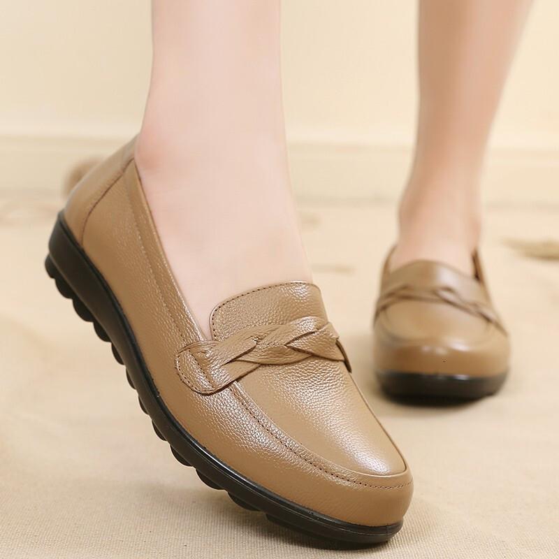 旺奈(wangnai)妈妈鞋真皮软底单鞋女春秋中老年皮鞋平底浅口老年人