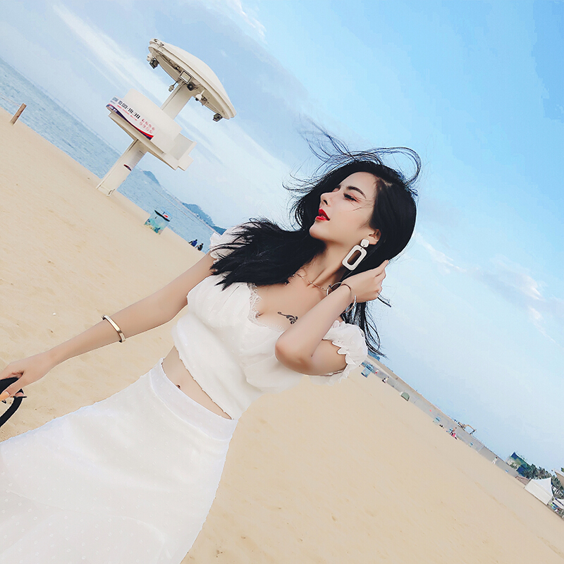 2018夏季韩版气质新款修身显瘦V领上衣+休闲半身裙海边度假女套装