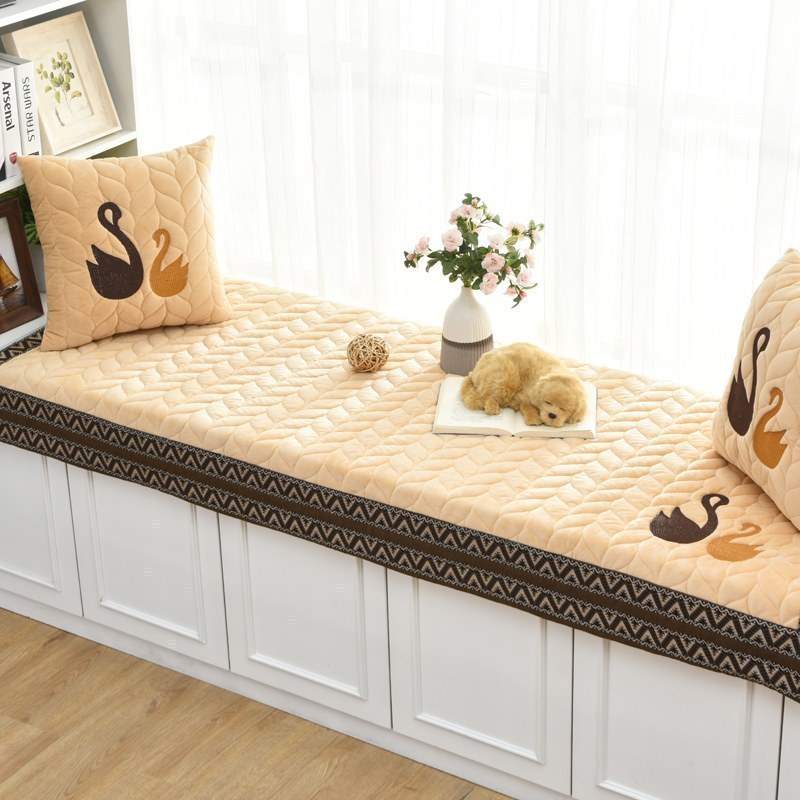 汐岩飘窗垫毛绒窗台垫秋冬阳台垫子飘窗装饰可定制防滑榻榻米垫美式 天鹅无裙摆-米黄70*210cm