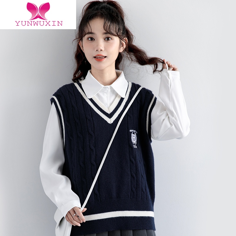 YUNWUXIN2022秋季新款时尚减龄刺绣v领针织吊带背心女外搭马甲打底衫马夹