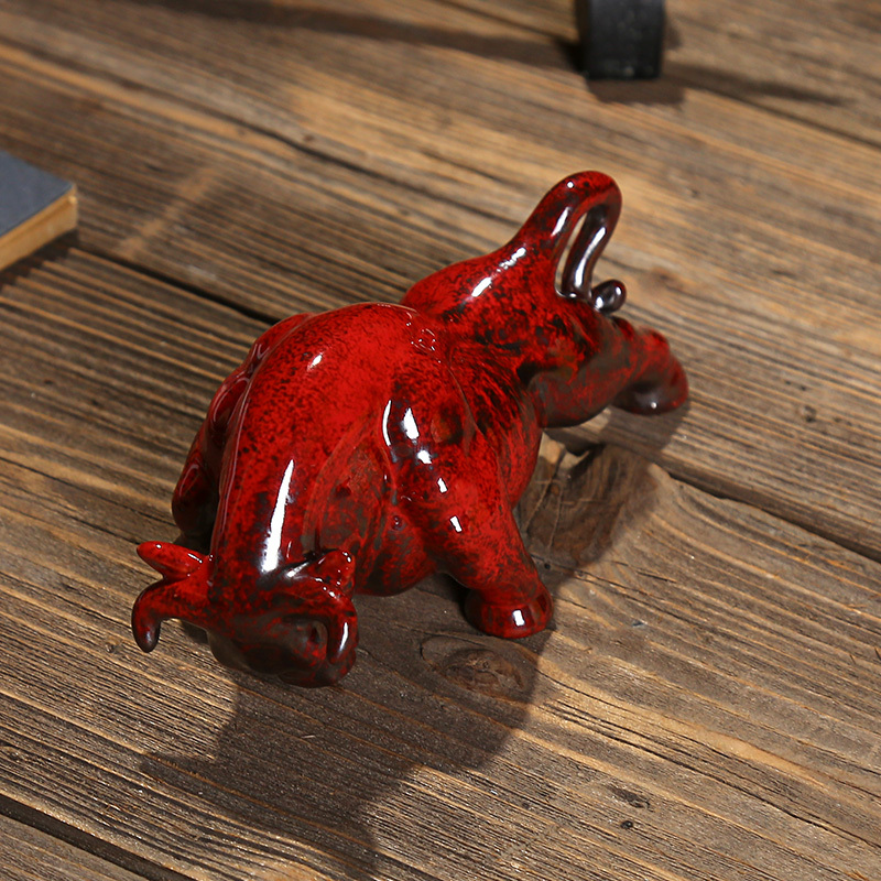 东方泥土 陶瓷红牛摆件 办公室桌面小动物摆件茶桌茶宠装饰工艺品 d69