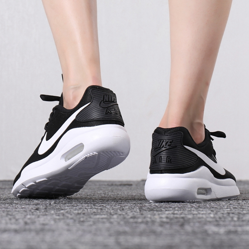 耐克(NIKE) 女子低帮休闲鞋透气减震 WMNS NIKE AIR MAX OKETO AQ2231-002高清大图