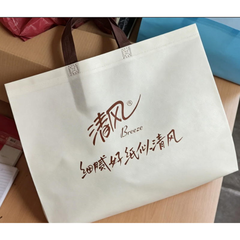 清风 清洁用纸擦拭用品4层金装系列 140G/卷 10卷/提 10提/箱高清大图
