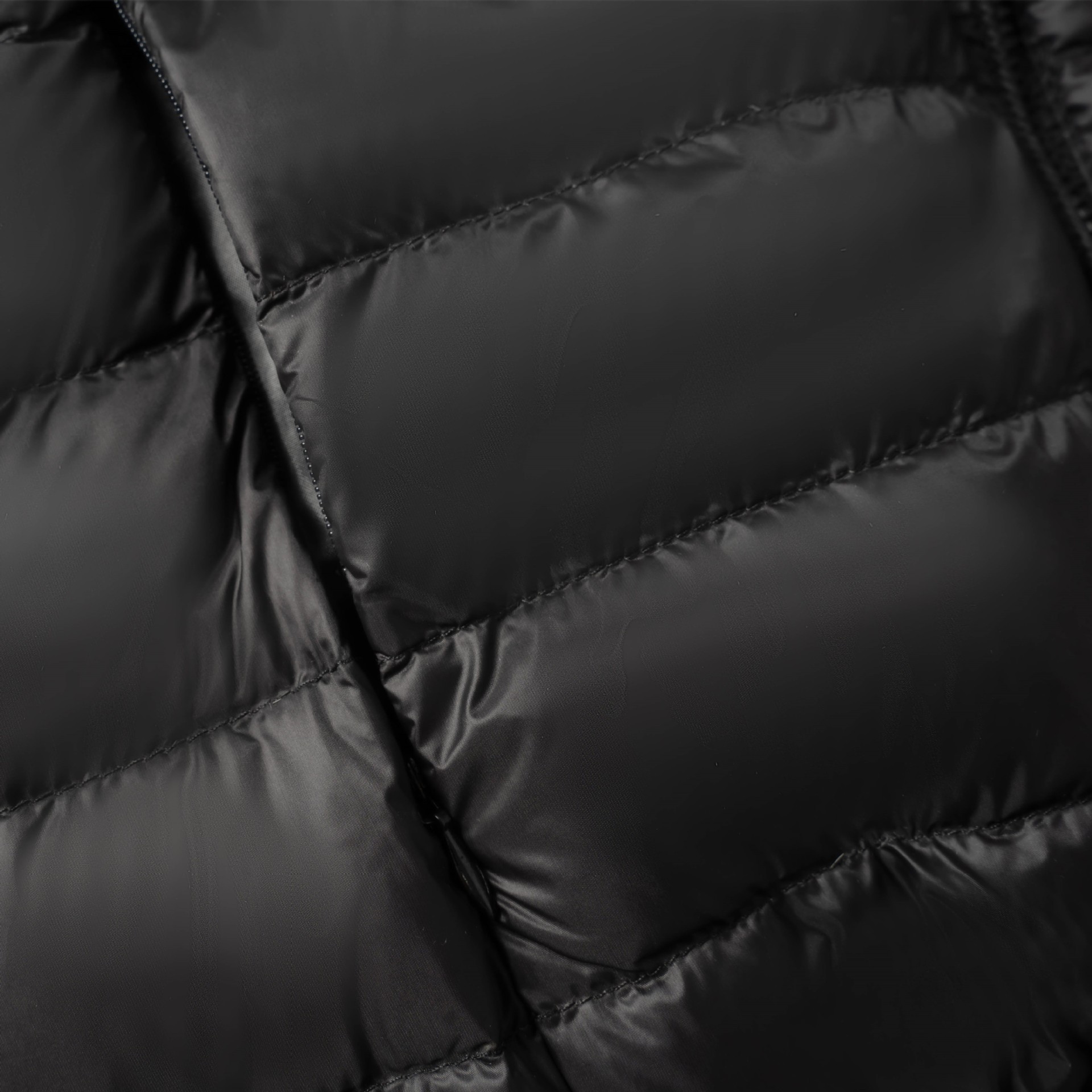 简约百搭休闲新款轻薄黑色女羽绒轻便女款连帽羽绒服高清大图