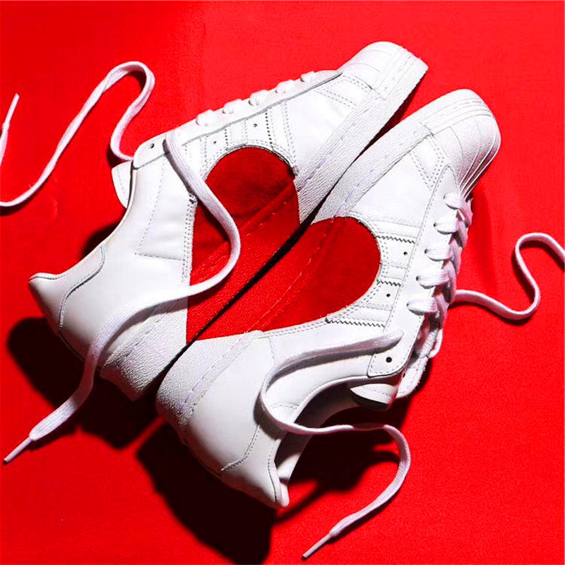 些久情侣鞋秋季情侣版一男一女韩版爱心小白鞋休闲款百搭潮流运动板鞋