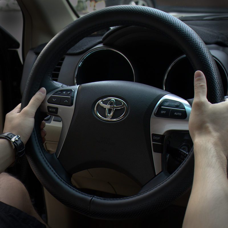 汉兰达rav4荣放威驰卡罗拉逸致凯美瑞锐志雷凌真皮方向盘套把