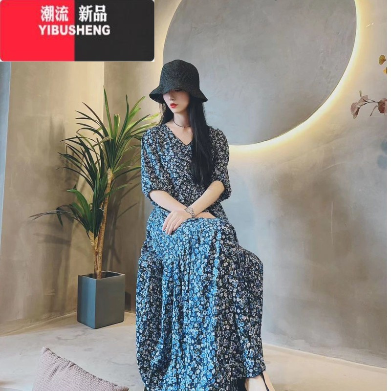 YIBUSHENG棉绸中袖女日收腰薄款碎花V领大摆人造棉度假沙滩长裙子