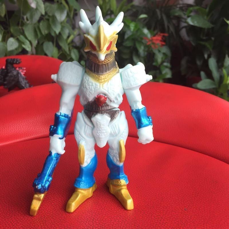 大号加拉特隆mk2 qb15视频介绍_大号软胶奥特曼怪兽玩具雷德王金古桥