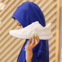 NIKE耐克男鞋 19春夏新款Air Zoom Vomero 14飞线缓震面跑步运动鞋AH7857