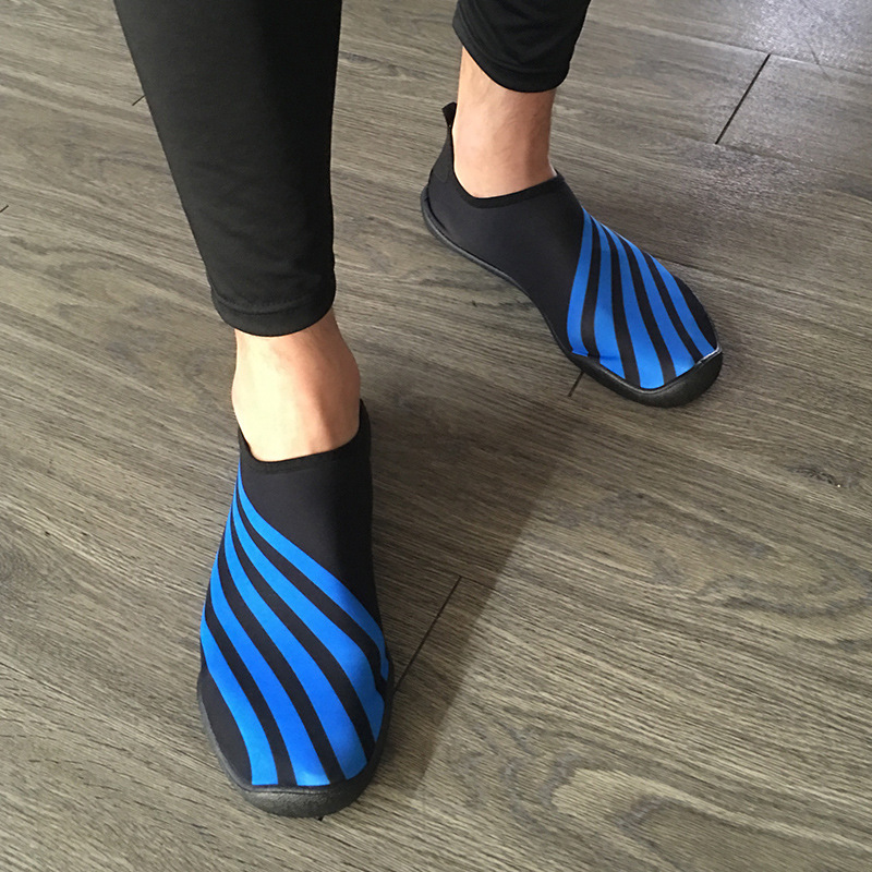 情侣溯溪鞋户外游泳鞋潜水沙滩鞋浮潜防滑赤足贴肤涉水鞋