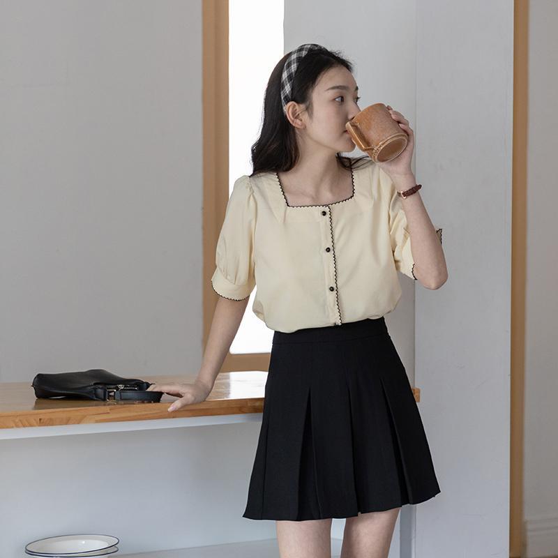 2022夏季新款方领显瘦设计感撞色边杏色衬衫上衣女