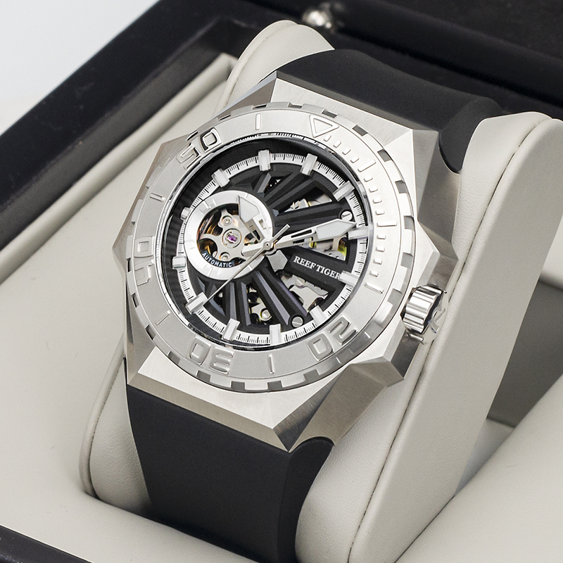 瑞夫泰格(REEF TIGER)潮流防水全自动机械表进口机芯夜光军表个性大表盘黑鲨系列镂空手表男RGA6903 精钢本色胶带
