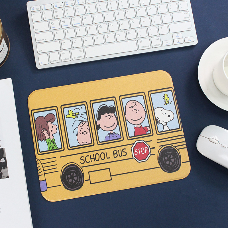 卡通可爱小号鼠标垫方形情侣史努比25cm中号桌面游戏蚕丝纹薄皮垫