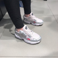 adidas阿迪达斯三叶 2019春季新款Tubular小椰子男女鞋运动鞋休闲鞋跑步鞋