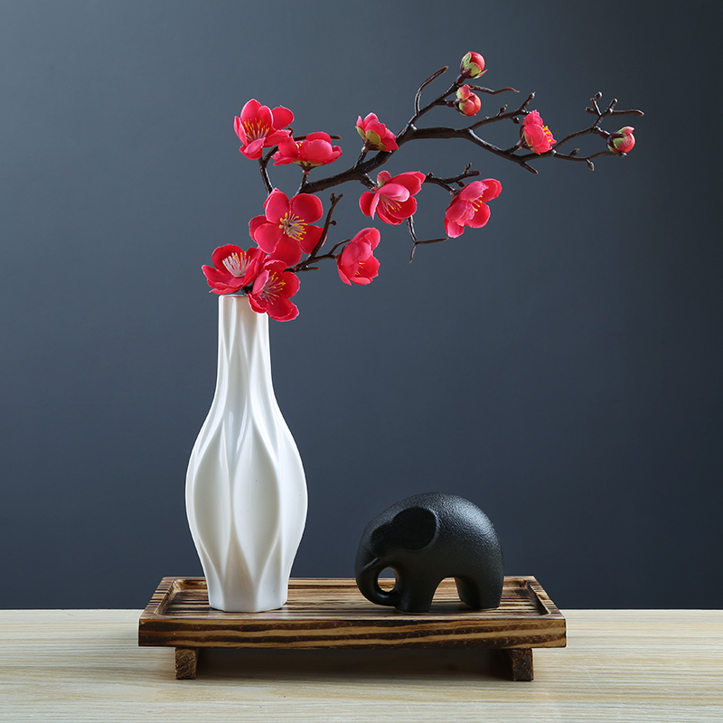 北欧风陶瓷仿真插花瓶家用客厅装饰白鹿电视柜摆件花瓶花套装桌面 三维工匠 折纸小口+黑象+梅花一支+木板 中等