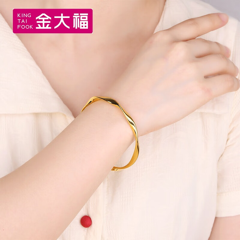 金大福珠宝足金莫比乌斯环手镯金女细光圈5d硬金素圈手环金镯子空心