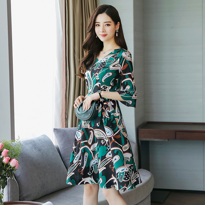 雪纺连衣裙女夏女士夏款新品韩版修身夏天女士中长款收腰碎花裙子